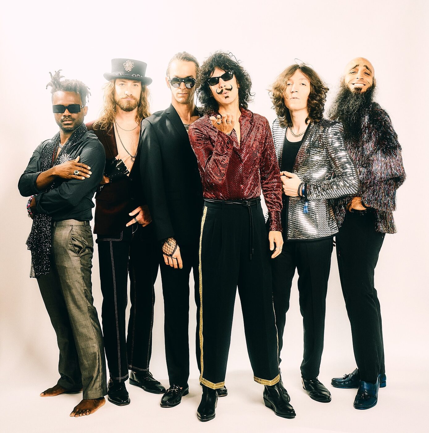 Foxy Shazam / secuencia de apertura de Peacemaker S2